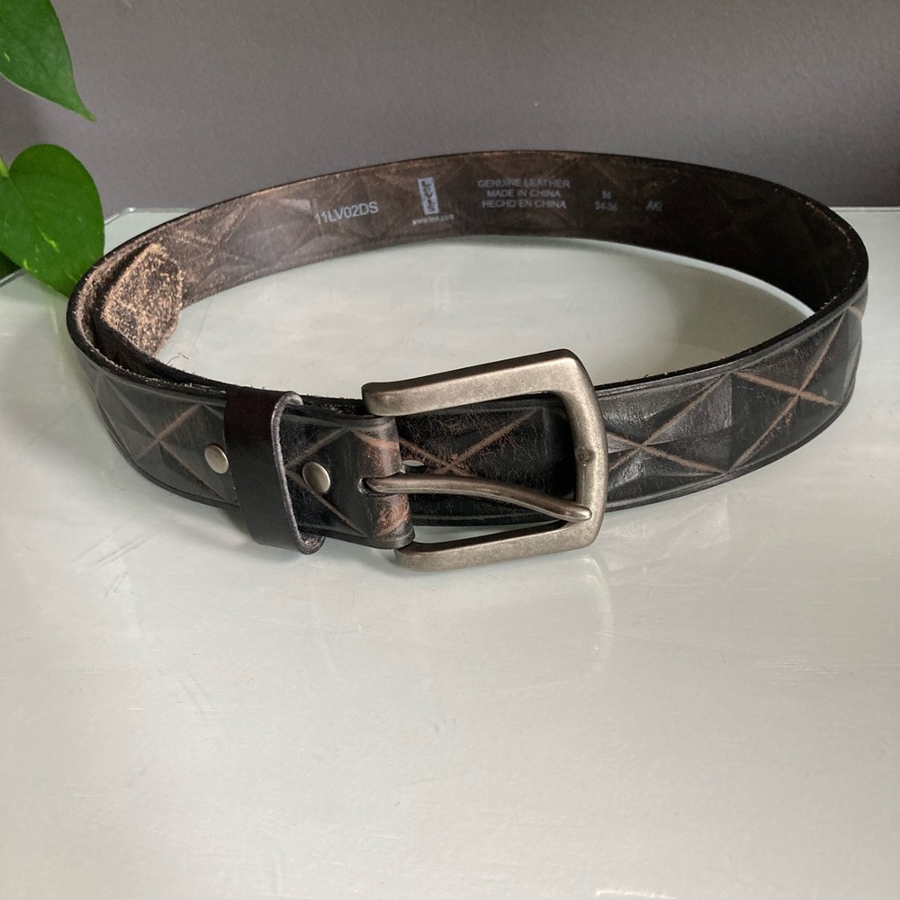 Levi’s Men's Brown Leather Belt With Geometric Pattern